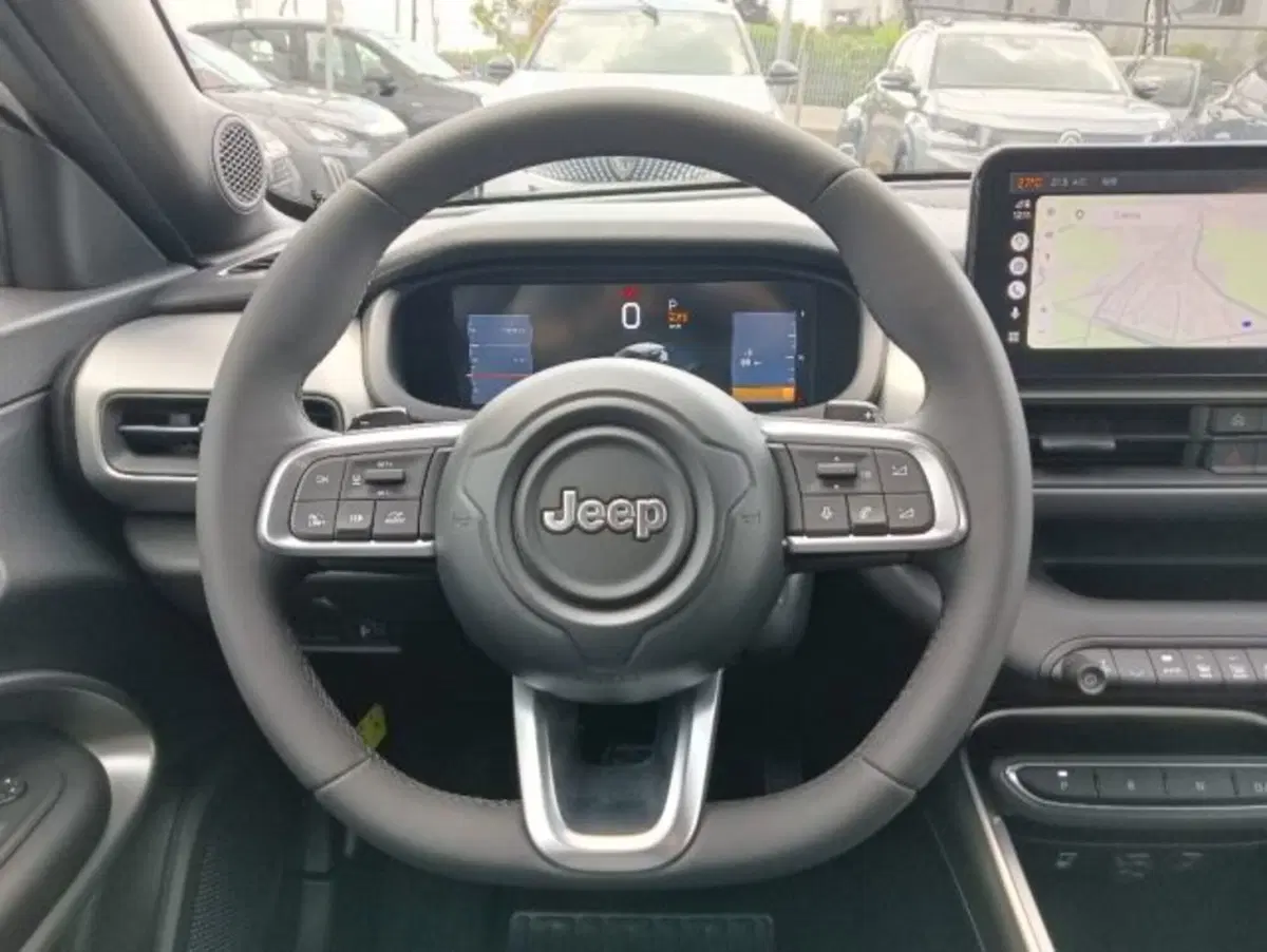 Jeep Avenger nuova a Brescia (7)