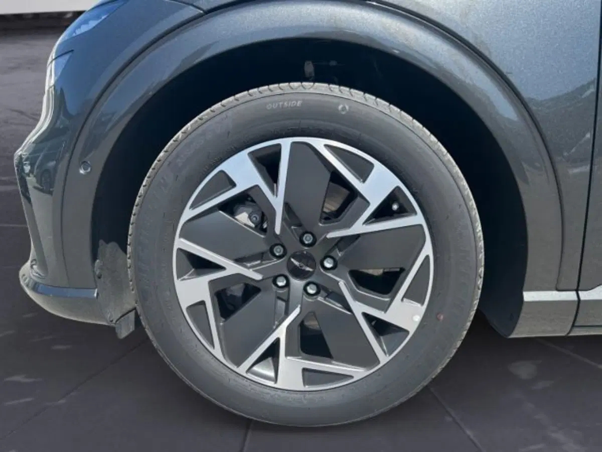 Genesis GV60 Magma nuova a Treviso (13)