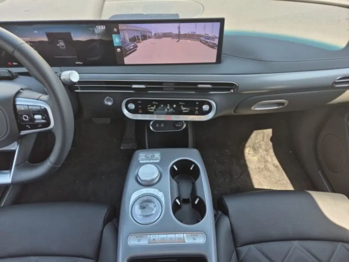 Genesis GV60 Magma nuova a Treviso (11)
