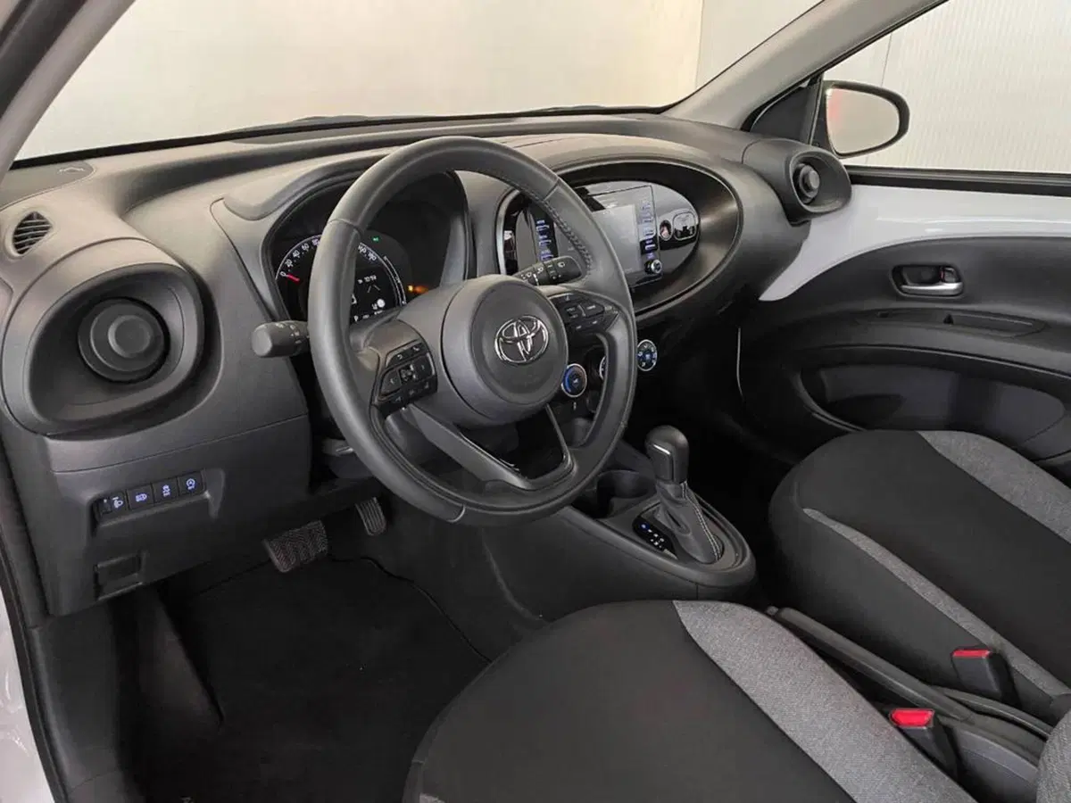 Toyota Aygo X usata a Torino (12)