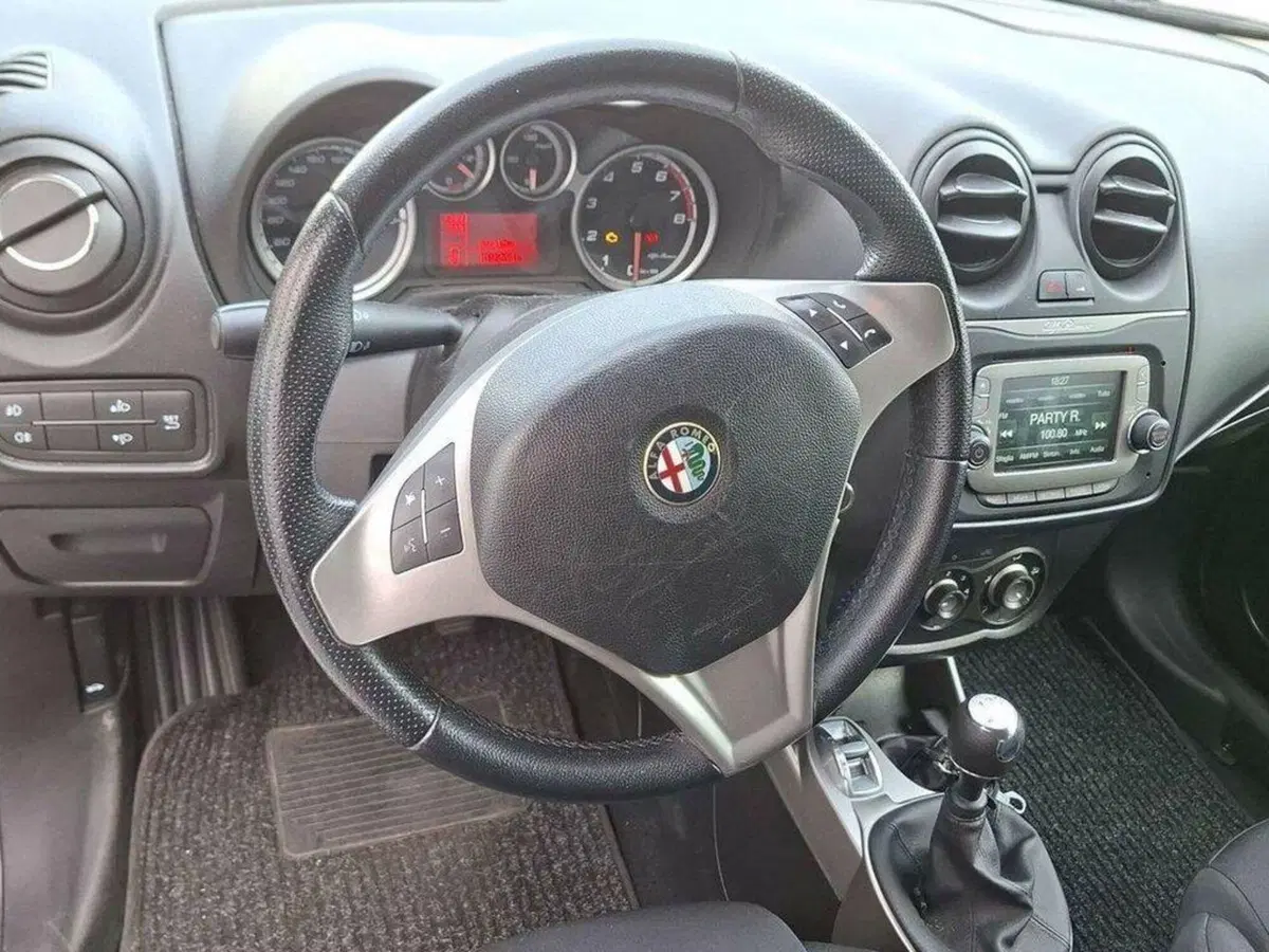 Alfa Romeo MiTo usata a Torino (12)