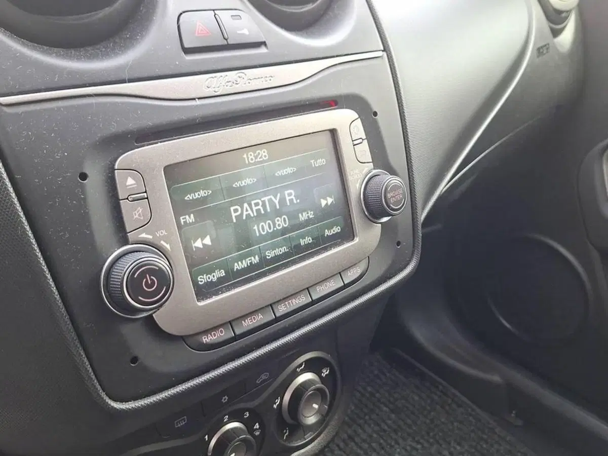 Alfa Romeo MiTo usata a Torino (9)