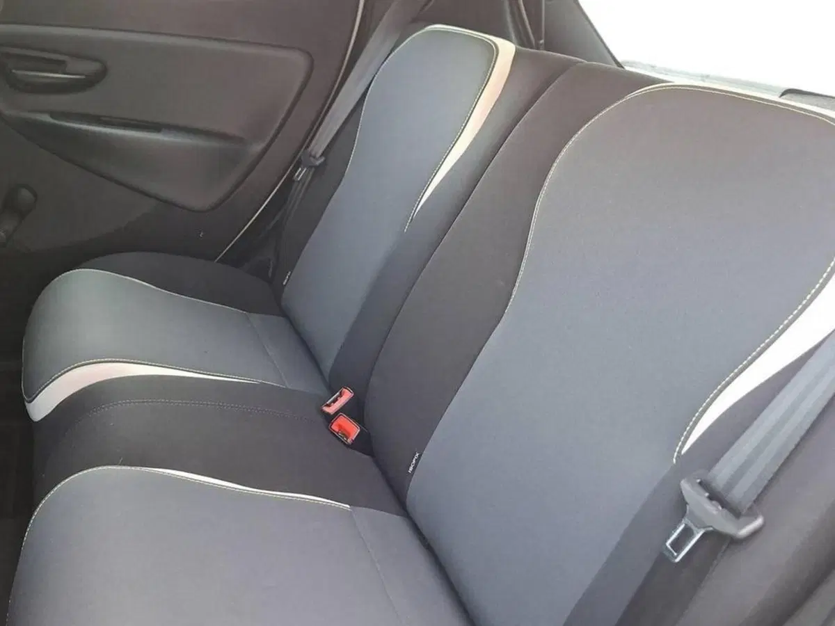 Lancia Ypsilon usata a Torino (13)