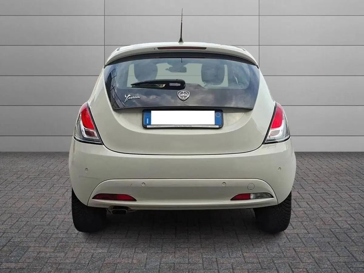 Lancia Ypsilon usata a Torino (4)