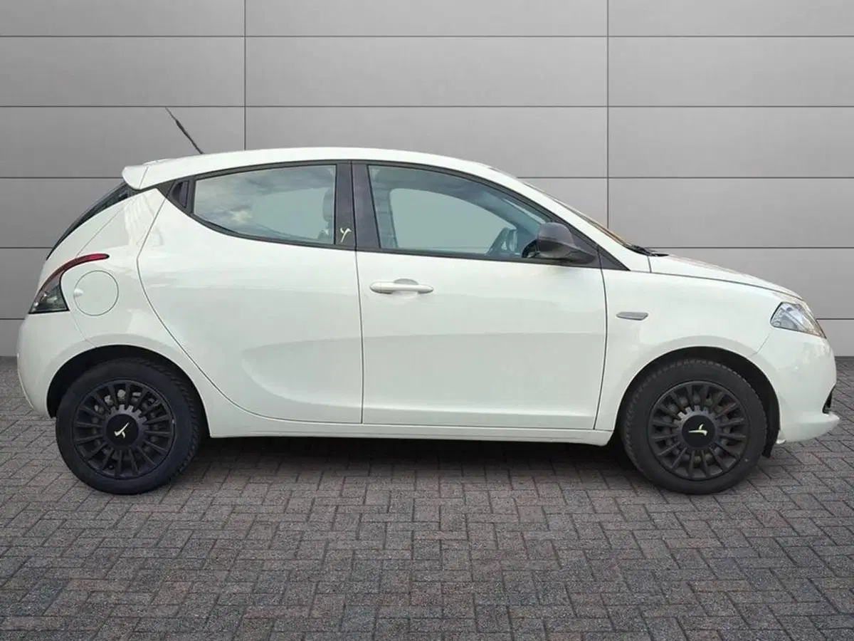 Lancia Ypsilon usata a Torino (5)