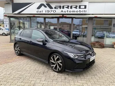 Volkswagen Golf 1.5 eTSI 130 CV EVO ACT DSG R-Line del 2022 usata a Boves