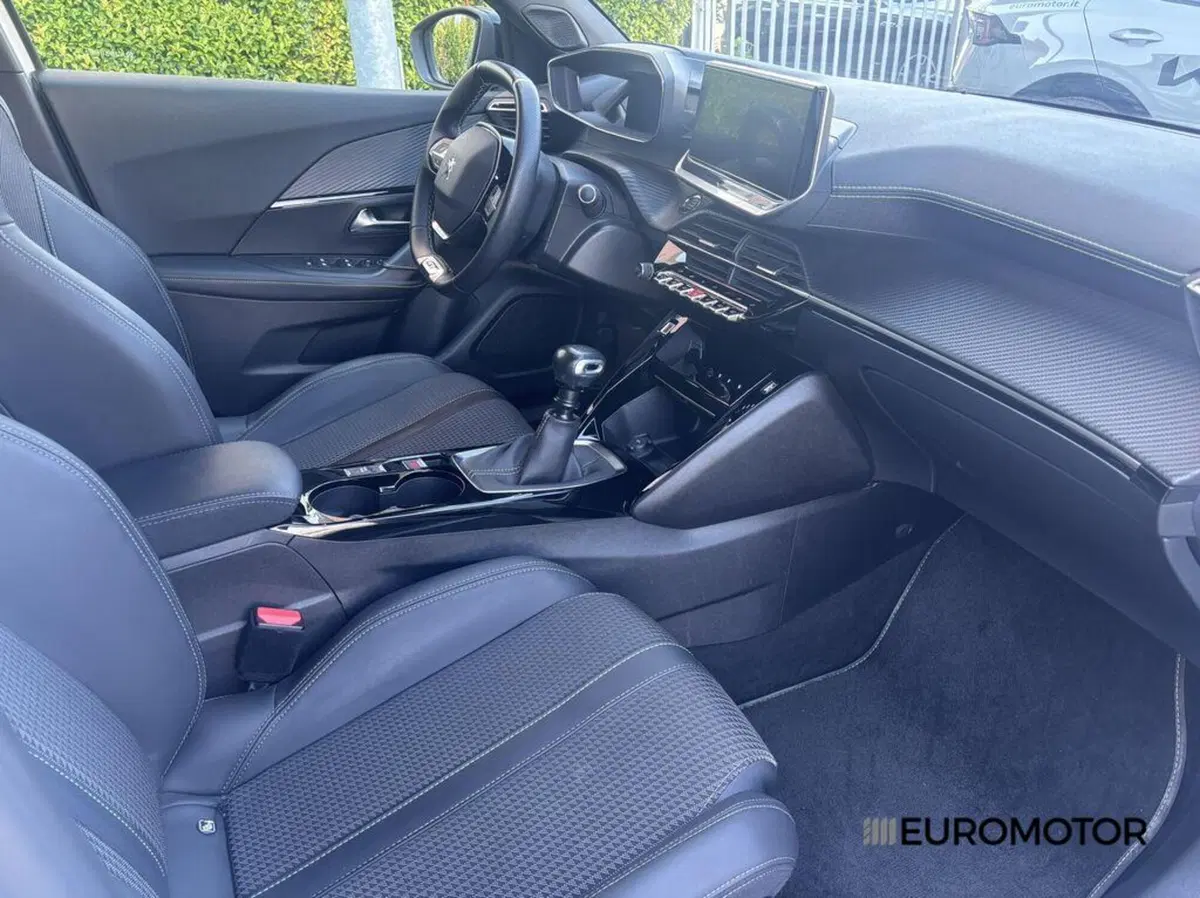 Peugeot 2008 usata a Bari (14)