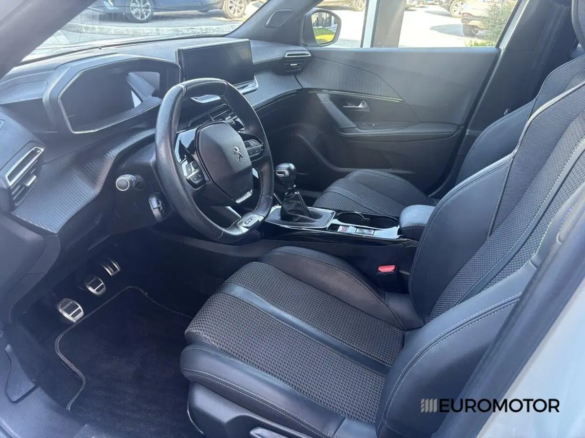 Peugeot 2008 usata a Bari (9)
