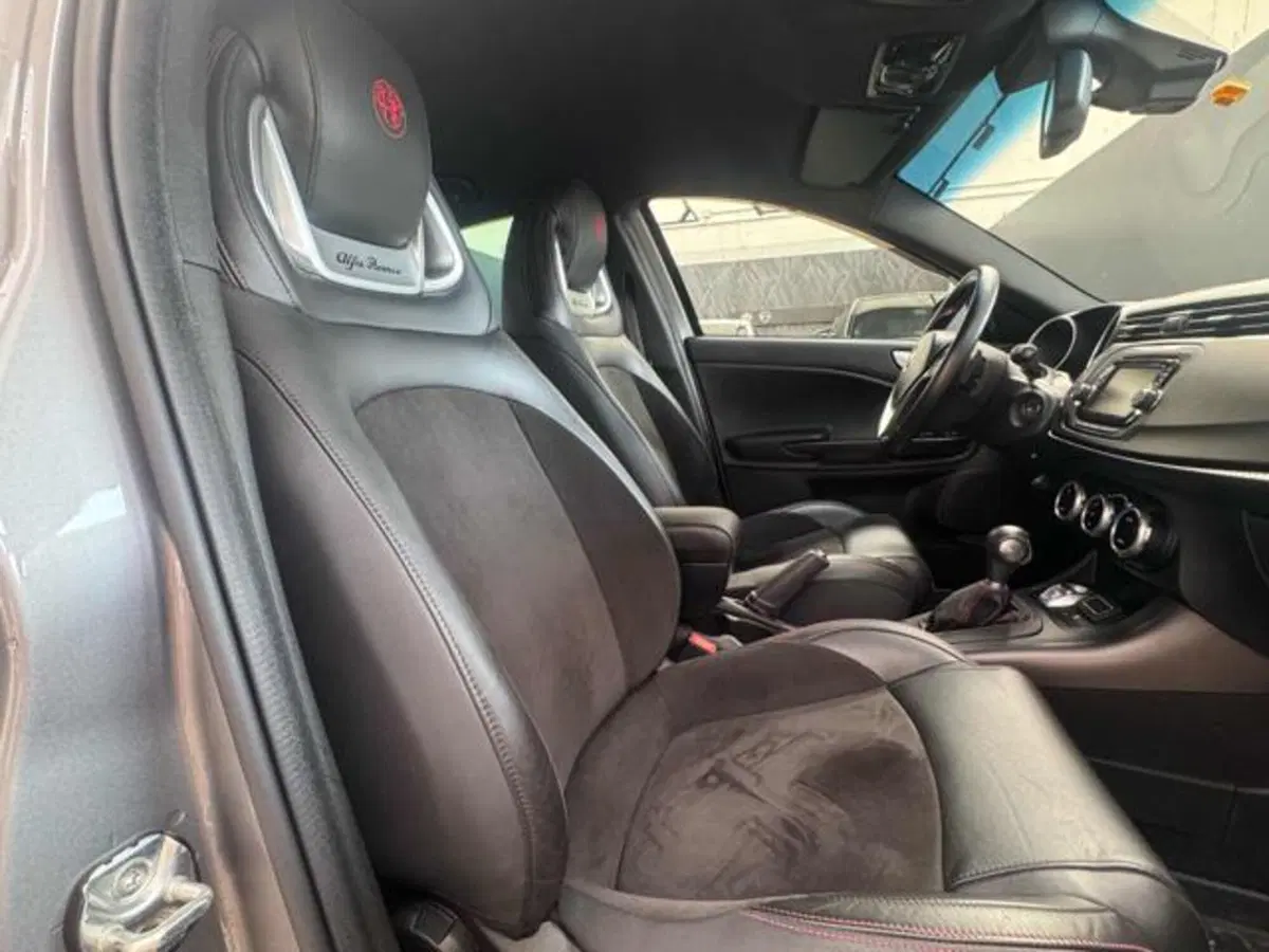 Alfa Romeo Giulietta usata a Vercelli (12)