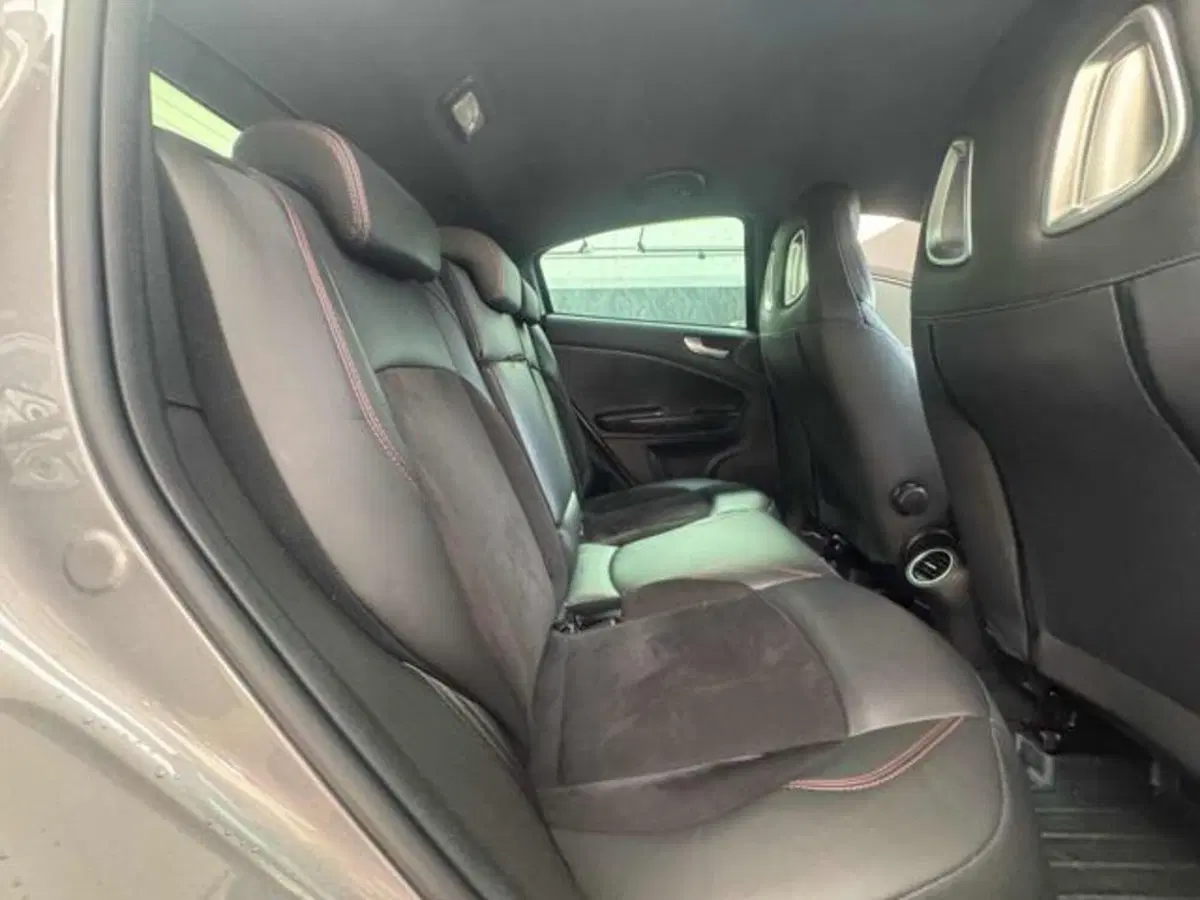 Alfa Romeo Giulietta usata a Vercelli (17)