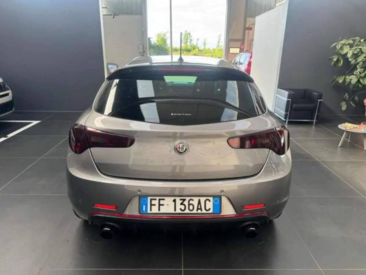 Alfa Romeo Giulietta usata a Vercelli (6)