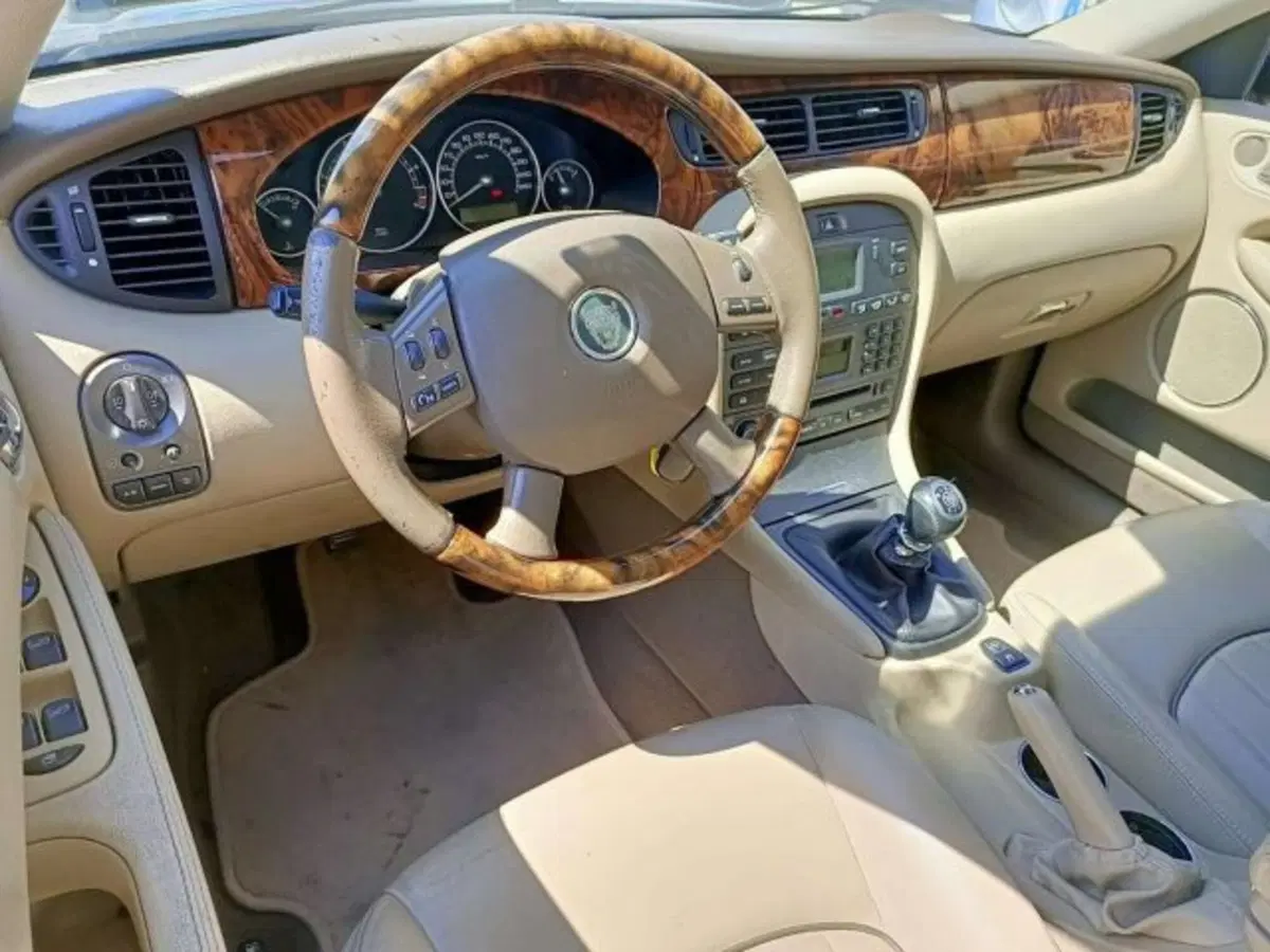 Jaguar X-Type usata a Firenze (13)