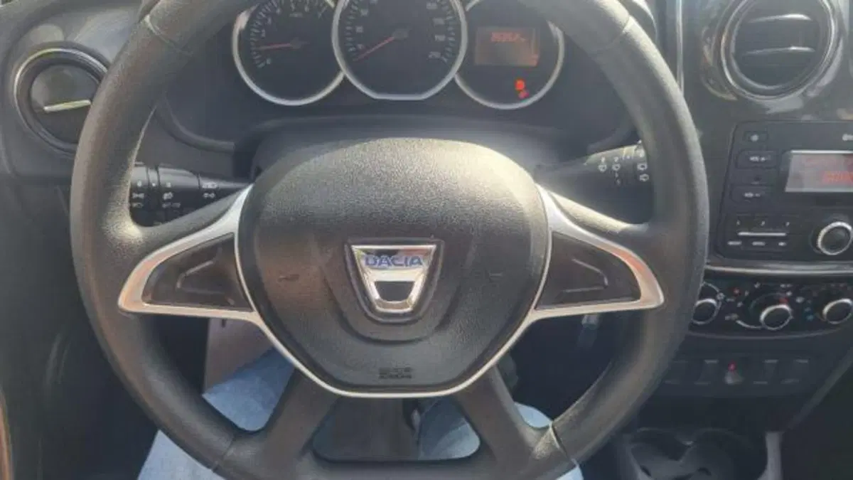 Dacia Sandero usata a Savona (12)