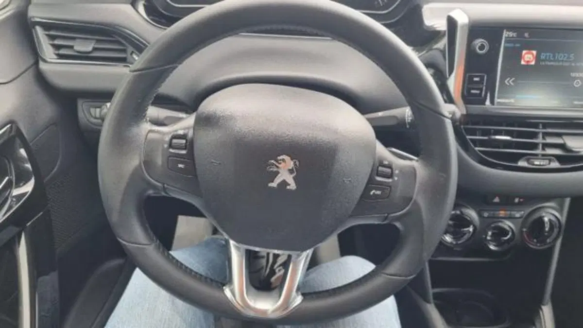 Peugeot 208 usata a Savona (10)