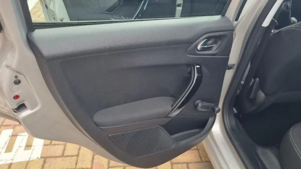 Peugeot 208 usata a Savona (17)