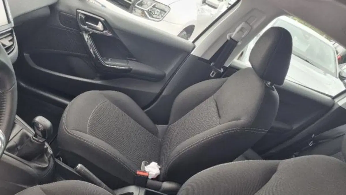 Peugeot 208 usata a Savona (19)