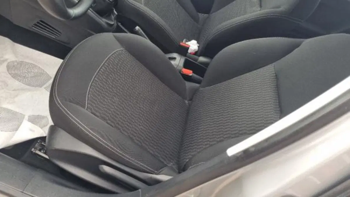 Peugeot 208 usata a Savona (20)