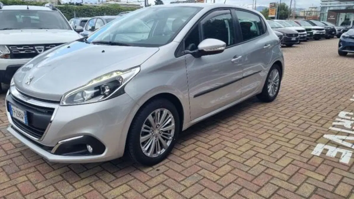 Peugeot 208 usata a Savona (4)