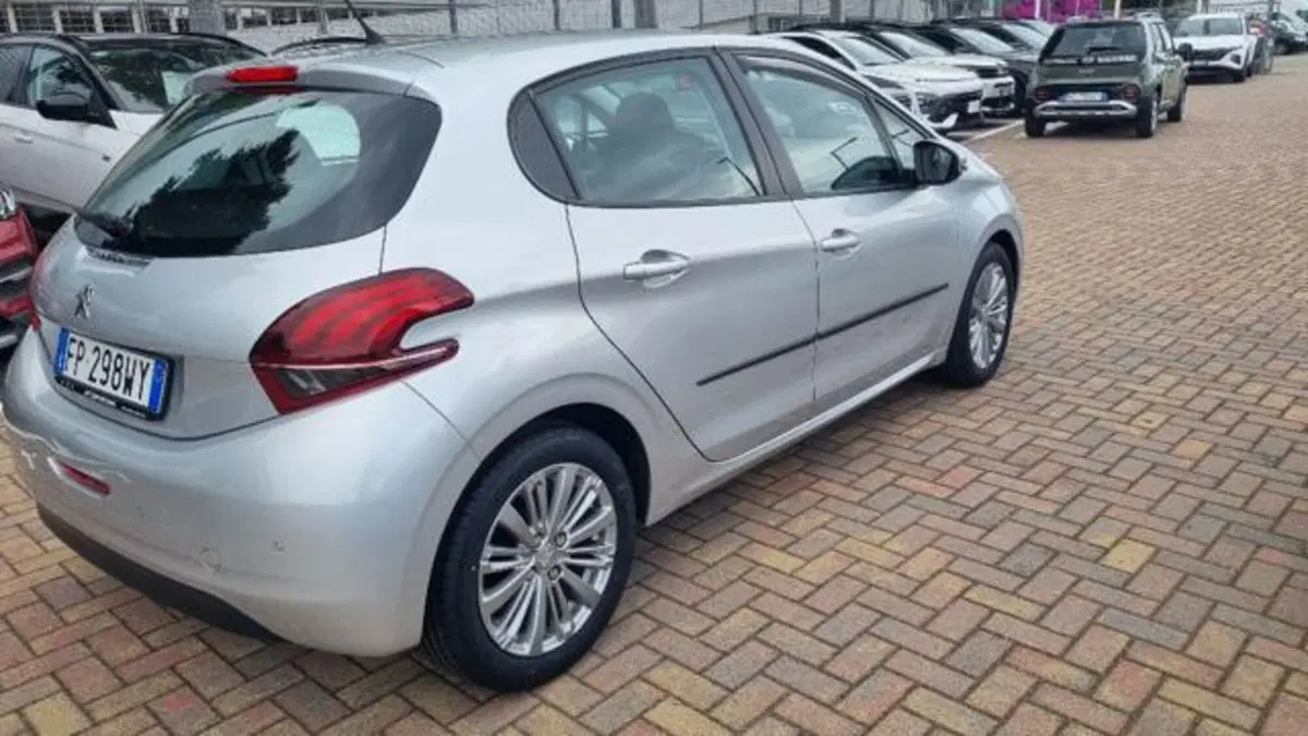 Peugeot 208 usata a Savona (5)