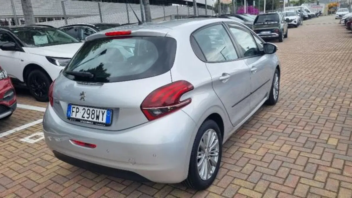 Peugeot 208 usata a Savona (6)