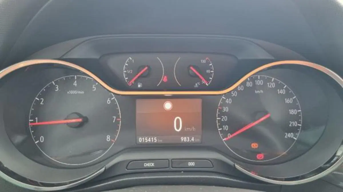 Opel Crossland usata a Savona (5)