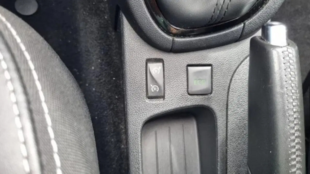 Renault Clio usata a Savona (11)