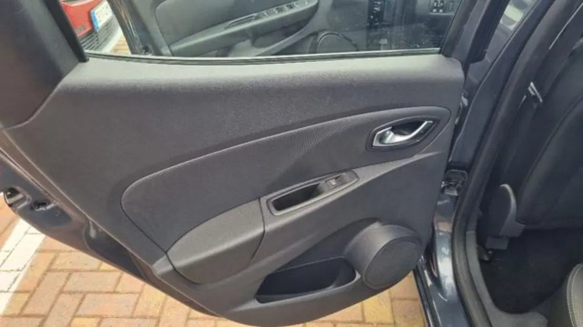 Renault Clio usata a Savona (16)