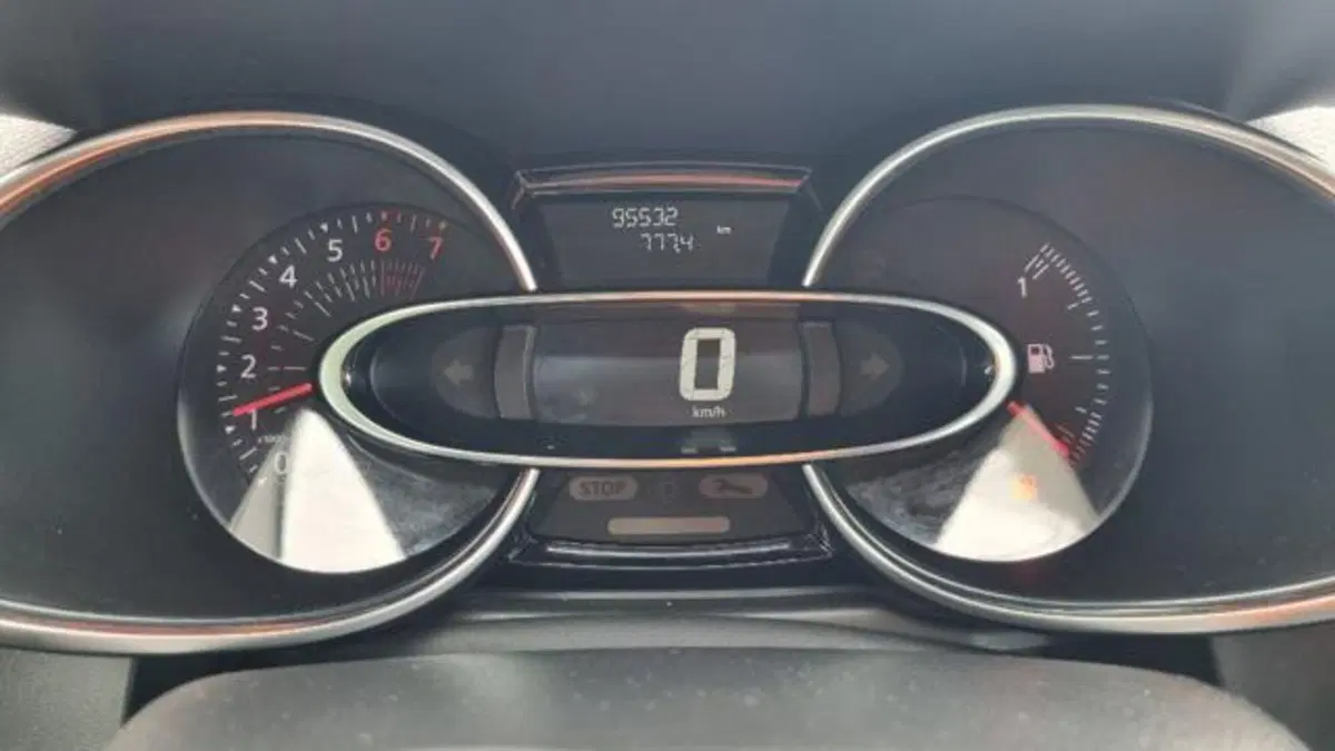 Renault Clio usata a Savona (5)