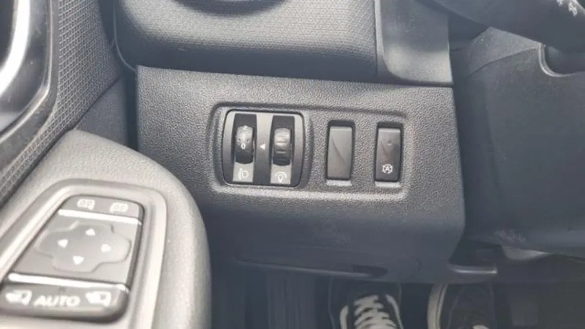 Renault Clio usata a Savona (8)