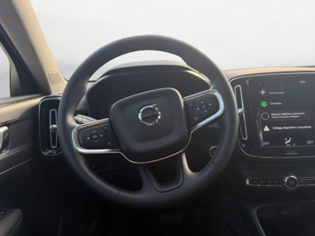 Volvo XC40 usata a Udine (11)