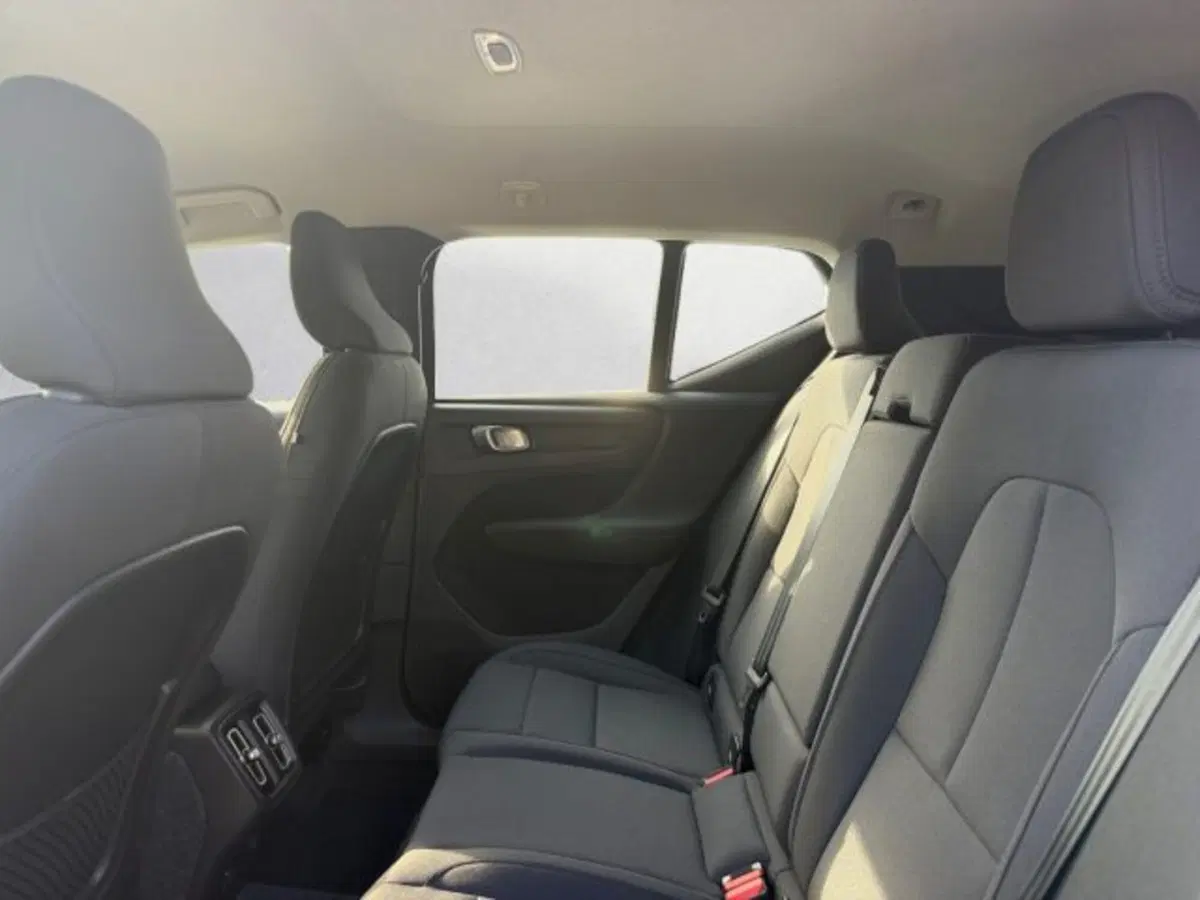 Volvo XC40 usata a Udine (9)