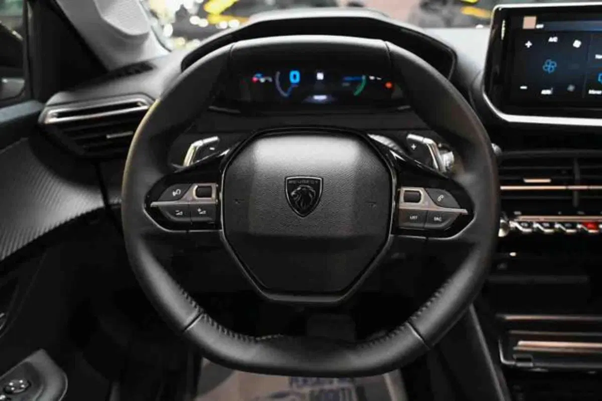 Peugeot 208 nuova a Torino (11)