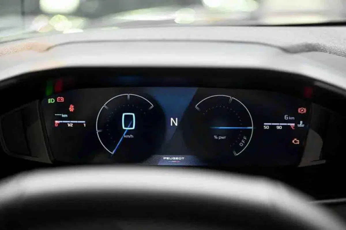Peugeot 208 nuova a Torino (12)