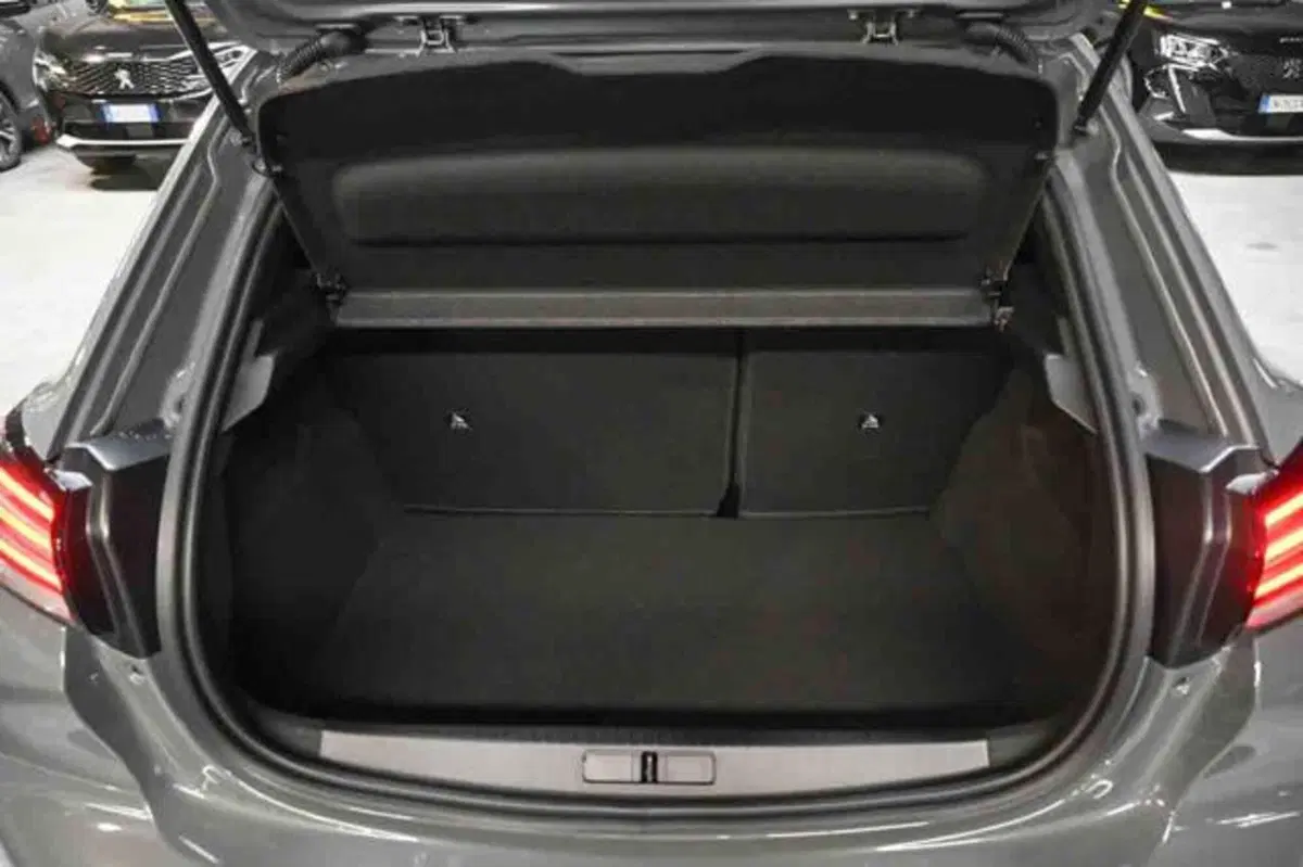 Peugeot 208 nuova a Torino (5)