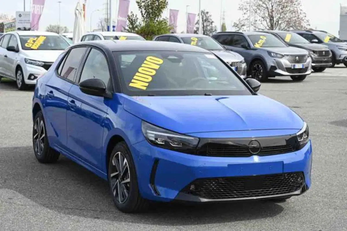 Opel Corsa nuova a Torino (2)