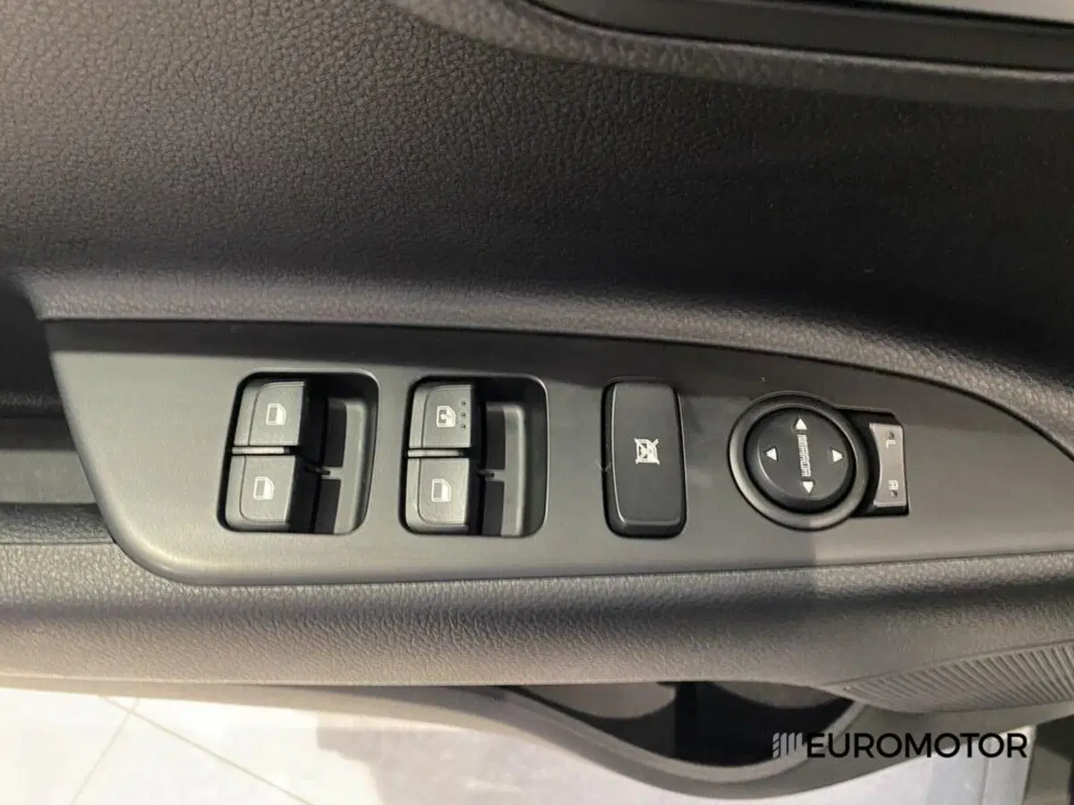 Kia Stonic usata a Bari (12)