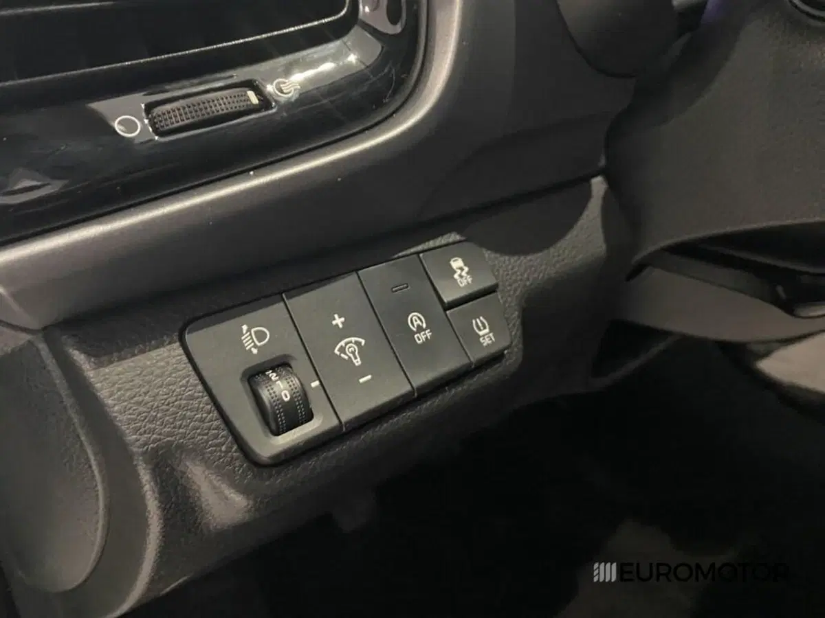 Kia Stonic usata a Bari (13)