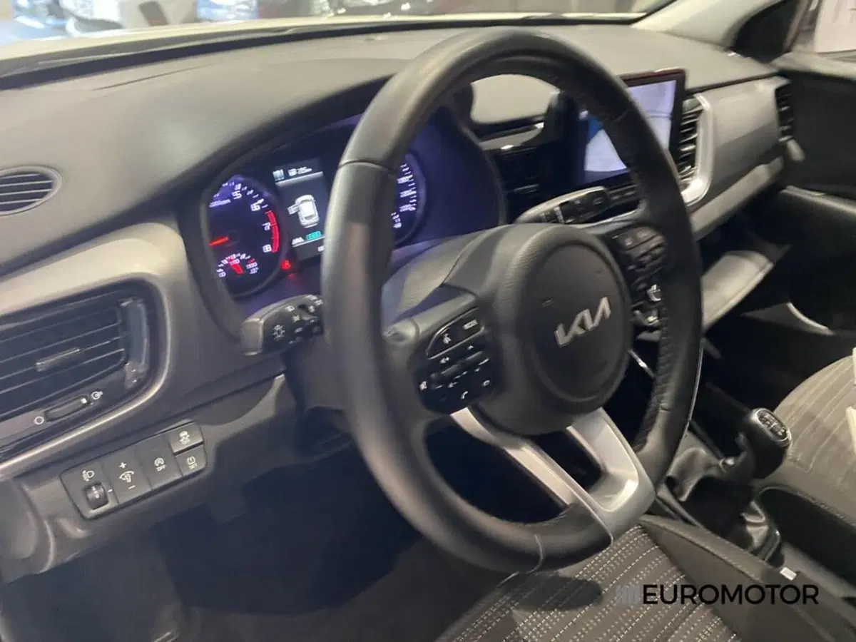 Kia Stonic usata a Bari (14)