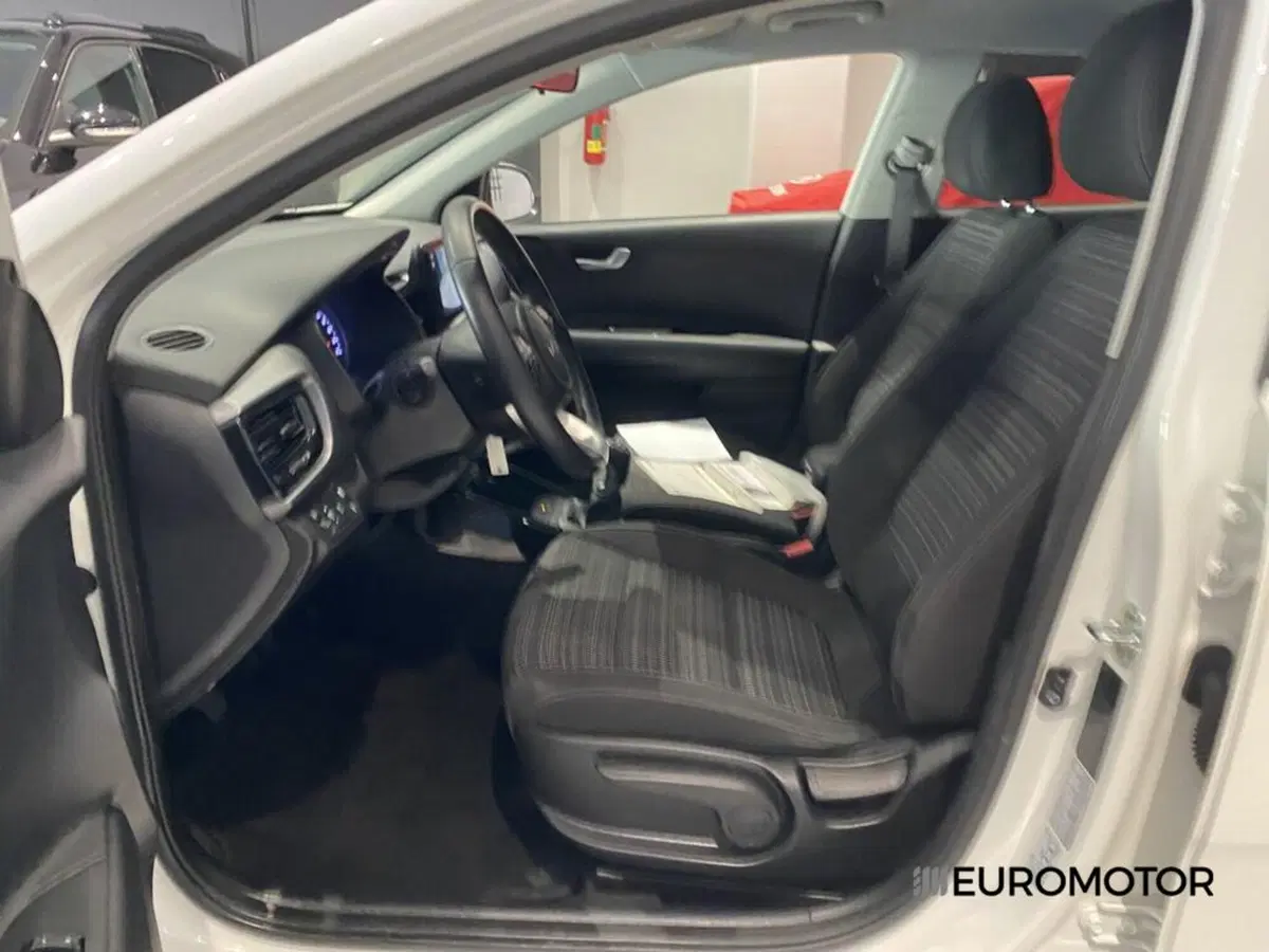 Kia Stonic usata a Bari (15)