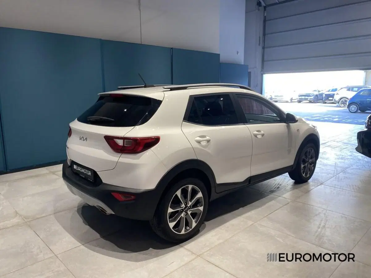 Kia Stonic usata a Bari (8)