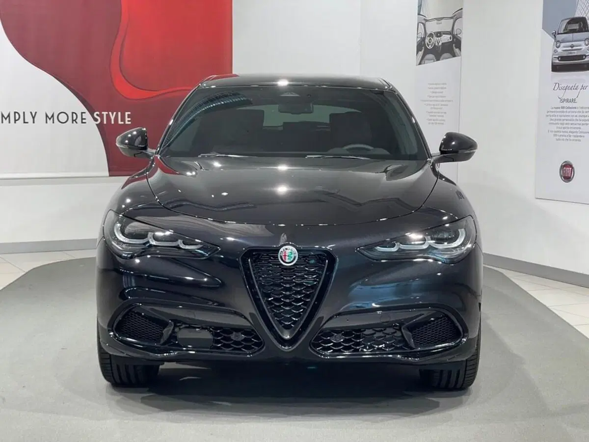 Alfa Romeo Stelvio nuova a Sondrio (2)