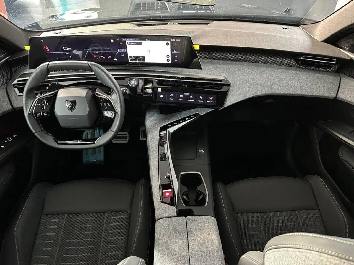 Peugeot 3008 nuova a Sondrio (12)