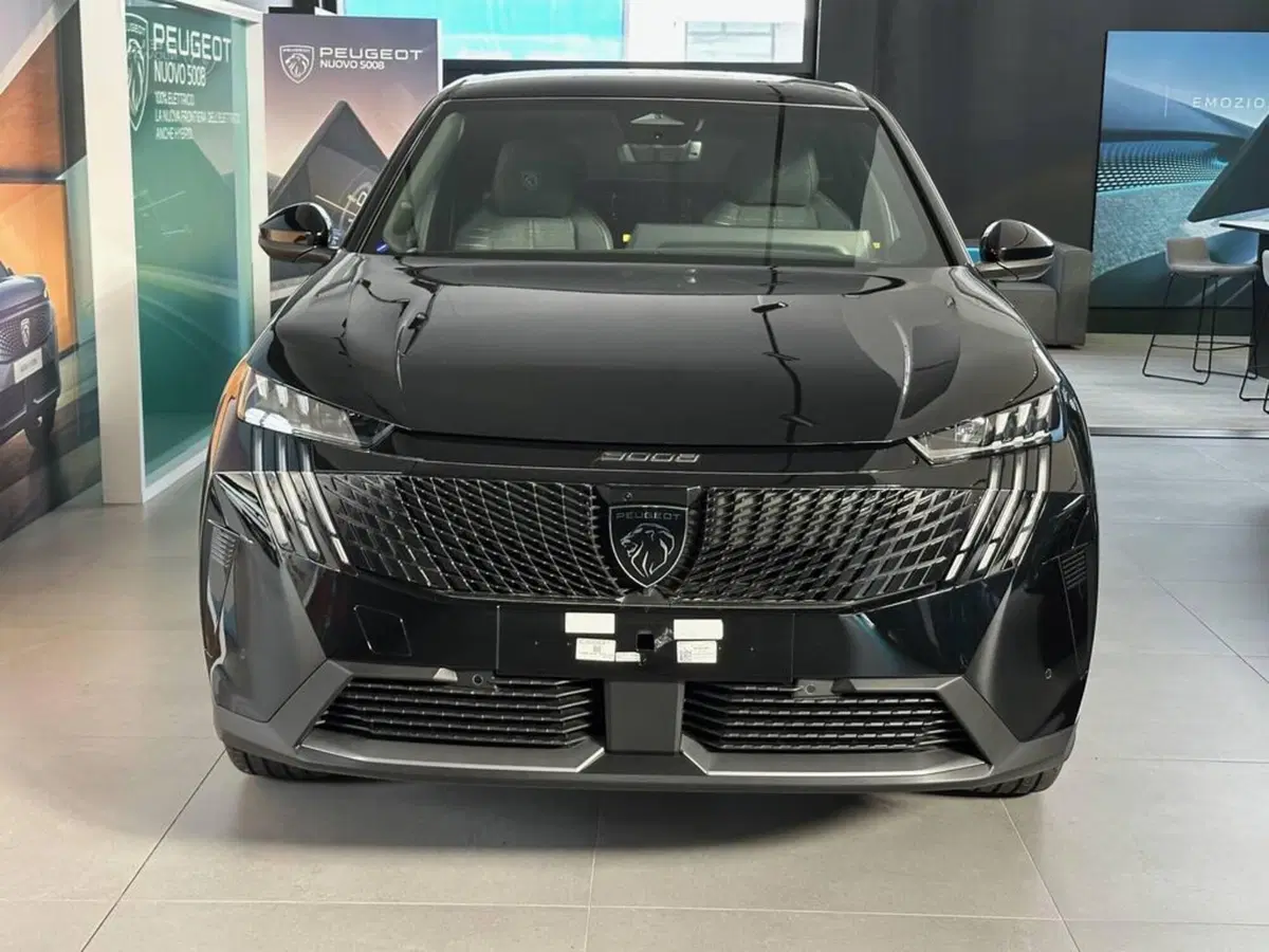 Peugeot 3008 nuova a Sondrio (8)