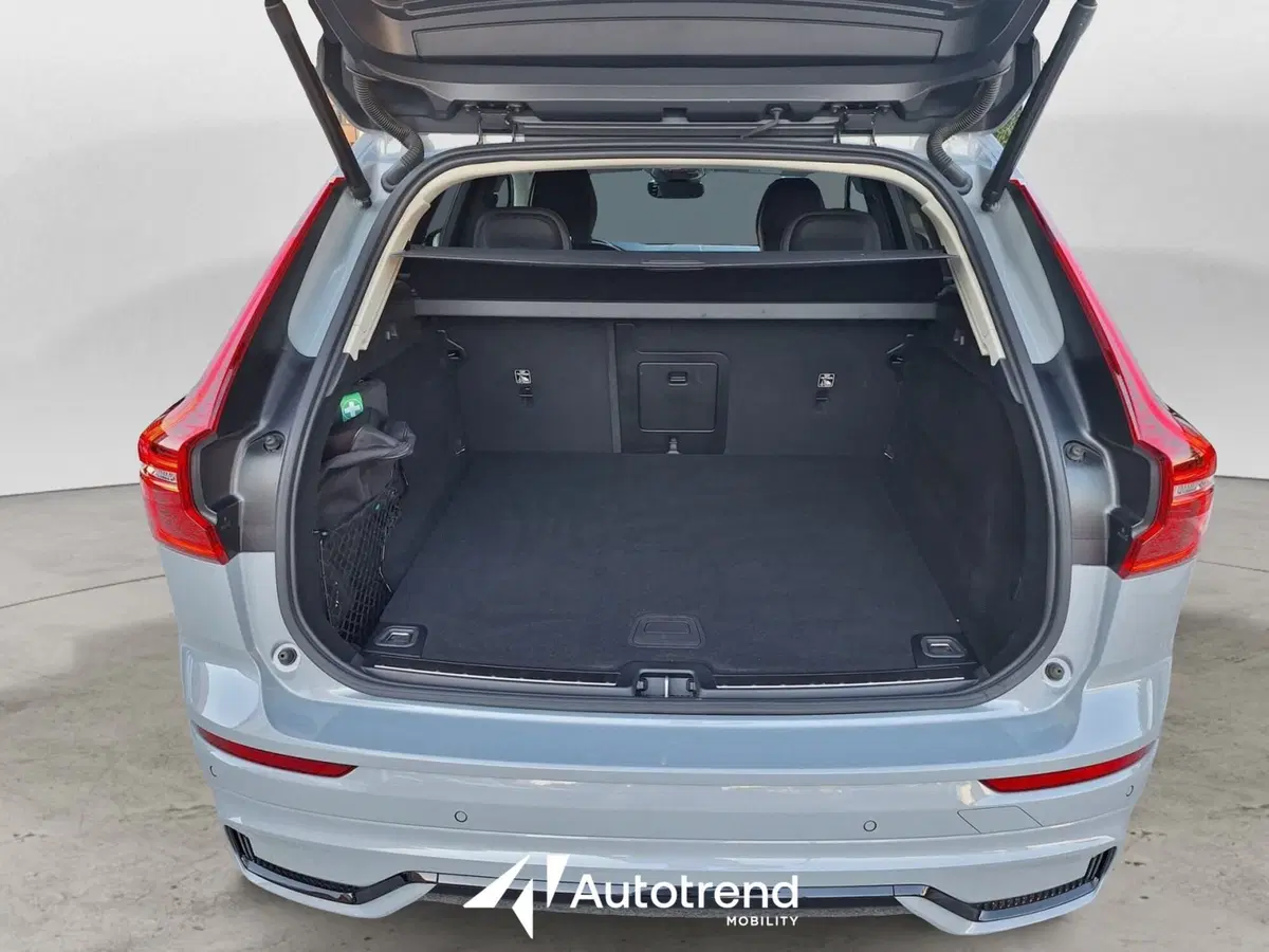 Volvo XC60 usata a Bari (17)