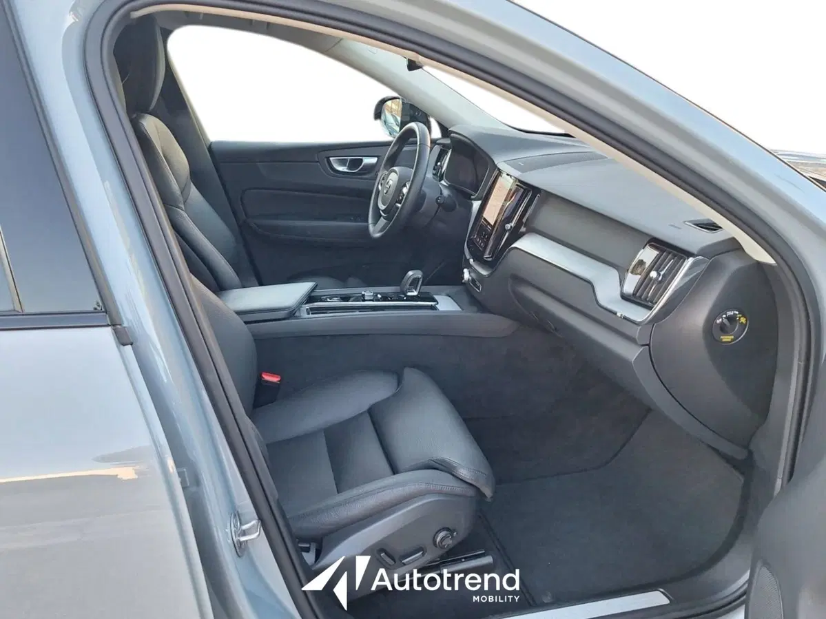 Volvo XC60 usata a Bari (7)