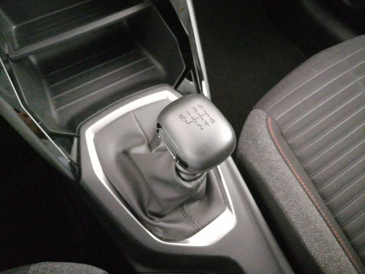 Peugeot 208 usata a Roma (13)