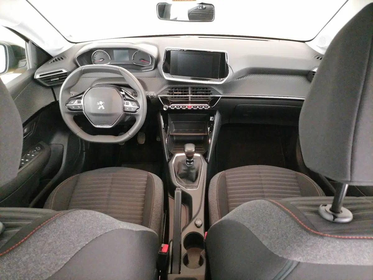 Peugeot 208 usata a Roma (9)