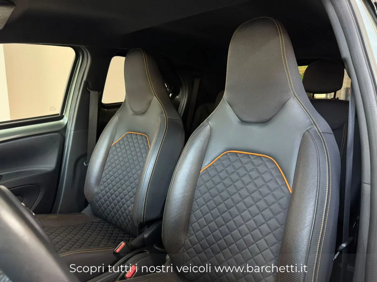 Toyota Aygo X usata a Brescia (9)
