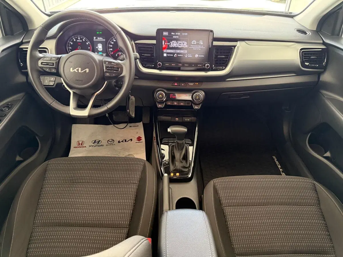 Kia Stonic usata a Napoli (9)
