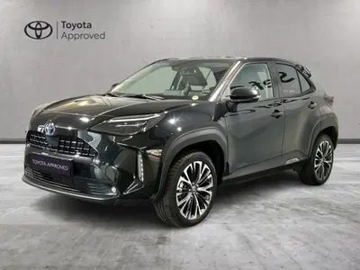 Toyota Yaris Cross 1.5 Hybrid 5p. E-CVT AWD-i Lounge del 2022 usata a Milano
